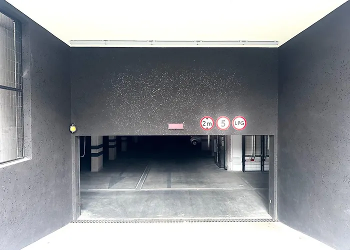 Mieszczanska 10 - Park - Parking&lift